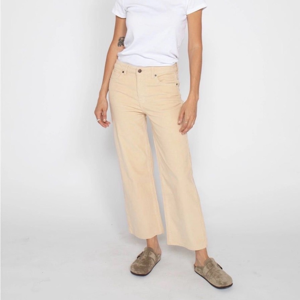 ABERDEEN WIDE LEG CROP IN CORDUROY | ALMOND BUTTER

$98.00